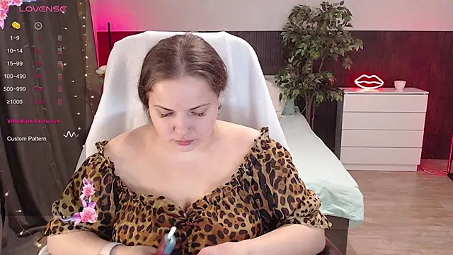 Crazyy girl  online show from March 26, 9:37 am