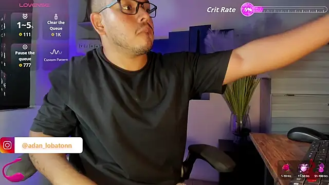 Snapshot of Naughty_Charly chatting on May 16, 7:34 pm Naughty Charly online show from May 16, 7:34 pm
