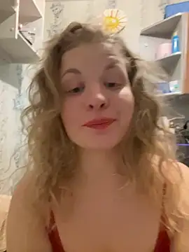 Snapshot of AlicePearcy chatting on October 4, 10:41 pm AlicePearcy online show from October 4, 10:41 pm