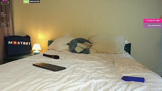 Snapshot of friendsurdreams chatting on December 21, 9:25 pm friendsurdreams online show from December 21, 9:25 pm