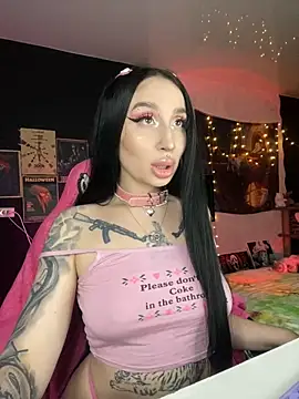 Snapshot of Molly__Moon chatting on December 10, 5:39 am Molly  Moon online show from December 10, 5:39 am