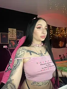 Snapshot of Molly__Moon chatting on December 11, 5:32 am Molly  Moon online show from December 11, 5:32 am