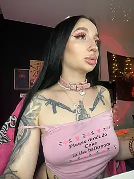 Snapshot of Molly__Moon chatting on December 11, 11:41 am Molly  Moon online show from December 11, 11:41 am