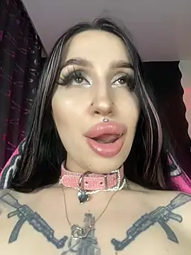 Snapshot of Molly__Moon chatting on December 29, 8:33 am Molly  Moon online show from December 29, 8:33 am