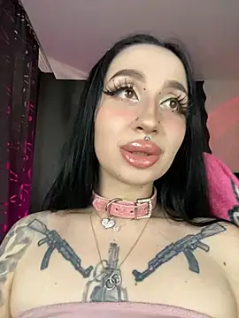Snapshot of Molly__Moon chatting on February 20, 5:55 am Molly  Moon online show from February 20, 5:55 am