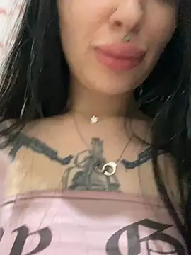 Snapshot of Molly__Moon chatting on February 20, 12:57 pm Molly  Moon online show from February 20, 12:57 pm