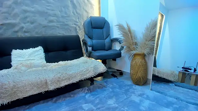 Isa  Blanc online show from February 7, 3:01 am