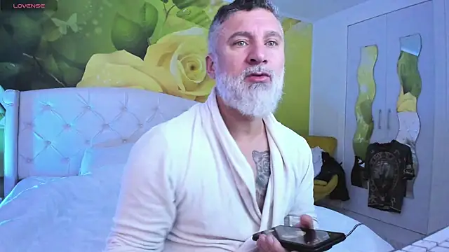 BlowMyXXL online show from February 8, 9:13 am