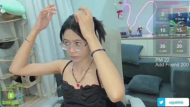 Snapshot of littlemiilk chatting on July 17, 8:43 am littlemiilk online show from July 17, 8:43 am