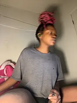 Snapshot of minimama69 chatting on November 2, 10:17 am minimama69 online show from November 2, 10:17 am