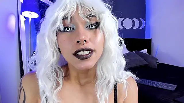 Snapshot of Raven_Witch_ chatting on January 12, 8:47 pm Raven Witch online show from January 12, 8:47 pm