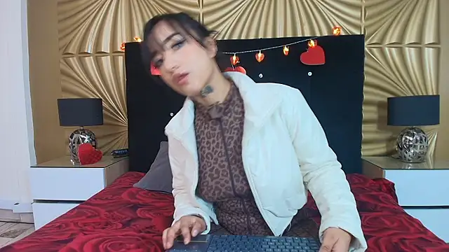 emmily keller19 online show from February 5, 1:16 pm