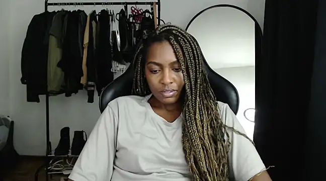 marisilva br online show from February 8, 11:45 pm