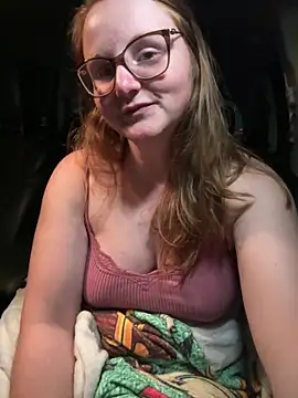 Snapshot of GingerSnap33 chatting on December 4, 6:00 am GingerSnap33 online show from December 4, 6:00 am