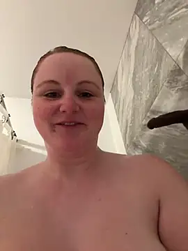 Snapshot of GingerSnap33 chatting on December 8, 12:07 am GingerSnap33 online show from December 8, 12:07 am