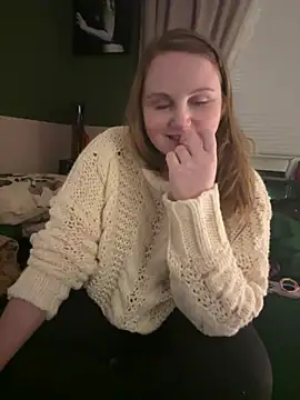 Snapshot of GingerSnap33 chatting on December 14, 3:29 am GingerSnap33 online show from December 14, 3:29 am