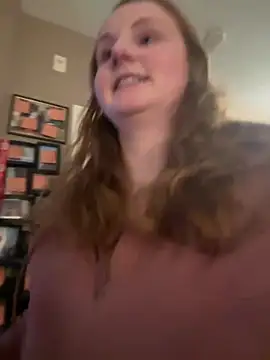 Snapshot of GingerSnap33 chatting on December 17, 2:55 am GingerSnap33 online show from December 17, 2:55 am