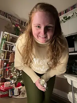 Snapshot of GingerSnap33 chatting on December 20, 2:41 am GingerSnap33 online show from December 20, 2:41 am