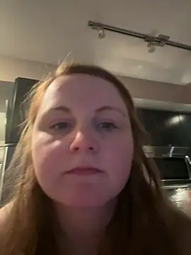 Snapshot of GingerSnap33 chatting on January 4, 10:02 pm GingerSnap33 online show from January 4, 10:02 pm