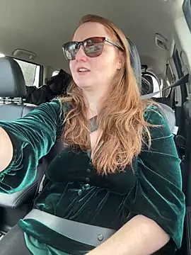 Snapshot of GingerSnap33 chatting on February 1, 11:06 pm GingerSnap33 online show from February 1, 11:06 pm