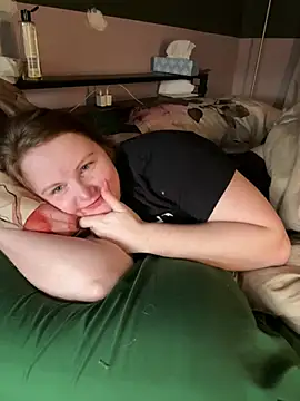 Snapshot of GingerSnap33 chatting on February 2, 5:26 pm GingerSnap33 online show from February 2, 5:26 pm
