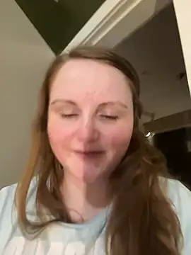 Snapshot of GingerSnap33 chatting on February 4, 7:07 am GingerSnap33 online show from February 4, 7:07 am