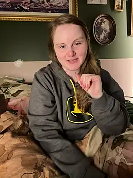 Snapshot of GingerSnap33 chatting on February 5, 3:34 am GingerSnap33 online show from February 5, 3:34 am