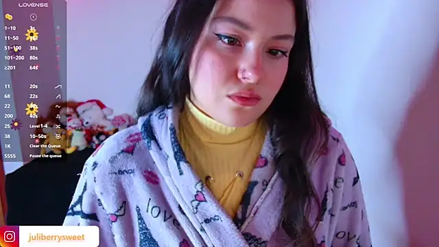 juli05star20 online show from December 15, 11:20 pm