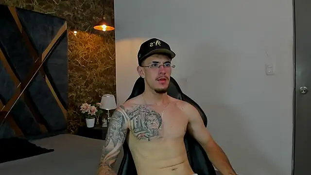 CodyWalkerR online show from April 7, 12:55 am