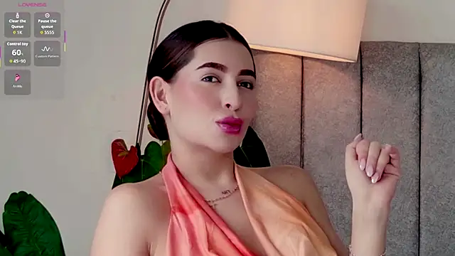 Snapshot of caralella chatting on May 1, 8:35 pm caralella online show from May 1, 8:35 pm