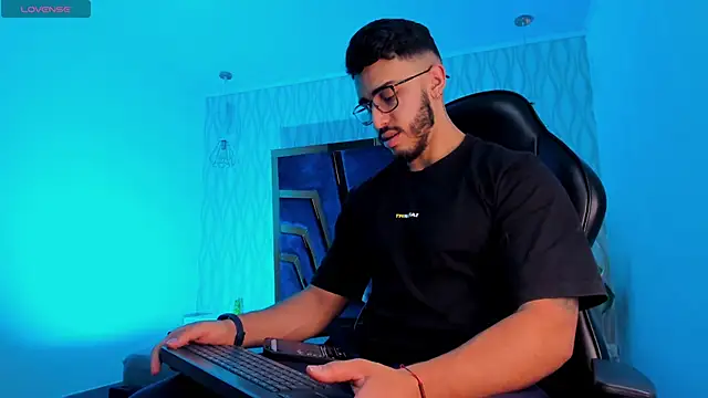 Liam Kleiin online show from November 27, 11:23 am