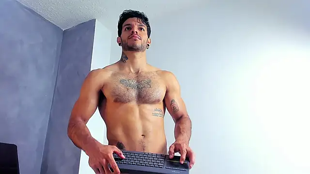 Snapshot of JuanBlade chatting on June 10, 5:23 pm JuanBlade online show from June 10, 5:23 pm