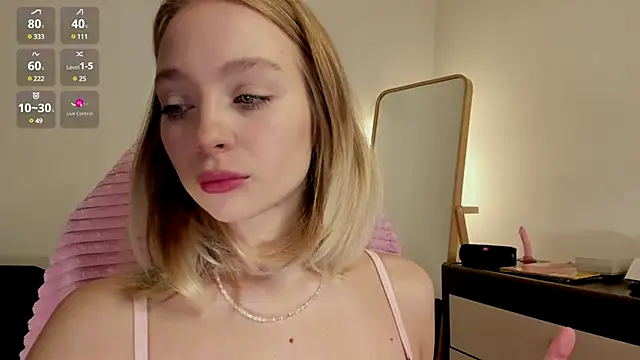 Snapshot of _LISA_BABYMETAL_ chatting on December 3, 12:49 pm  LISA BABYMETAL  online show from December 3, 12:49 pm