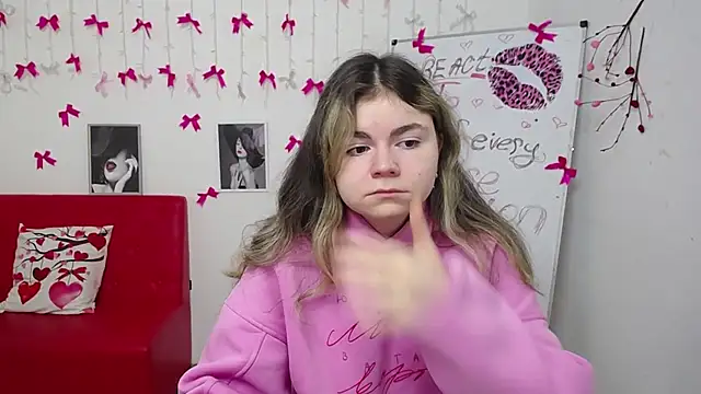 TinaRedly online show from March 7, 8:00 am