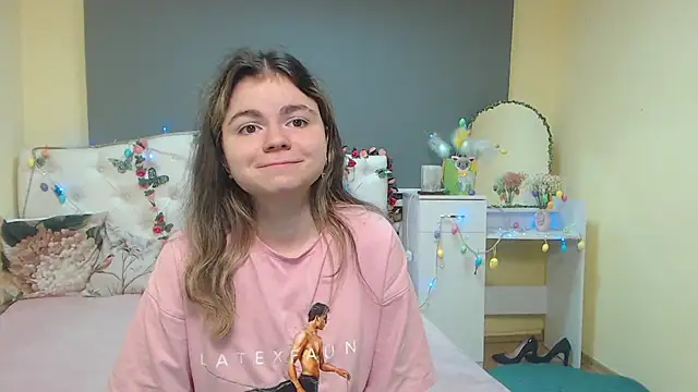 TinaRedly online show from April 11, 7:45 am