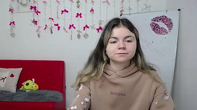 TinaRedly online show from April 17, 7:55 am