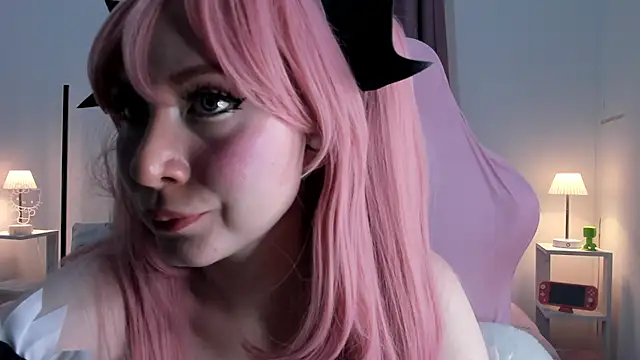 Snapshot of Gin_Lilah chatting on June 30, 9:16 pm Gin Lilah online show from June 30, 9:16 pm