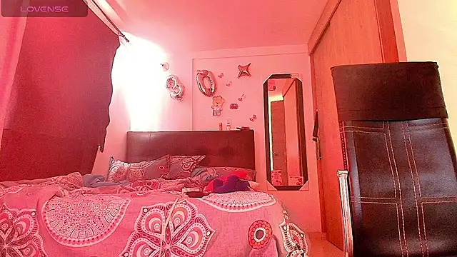 megan collins96 online show from July 25, 8:17 pm