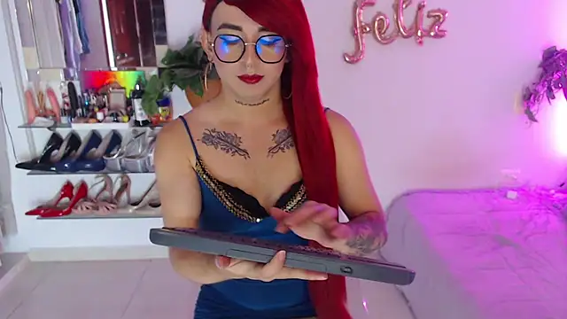 Snapshot of Laveneno_ortiz07 chatting on December 4, 10:08 pm Laveneno ortiz07 online show from December 4, 10:08 pm