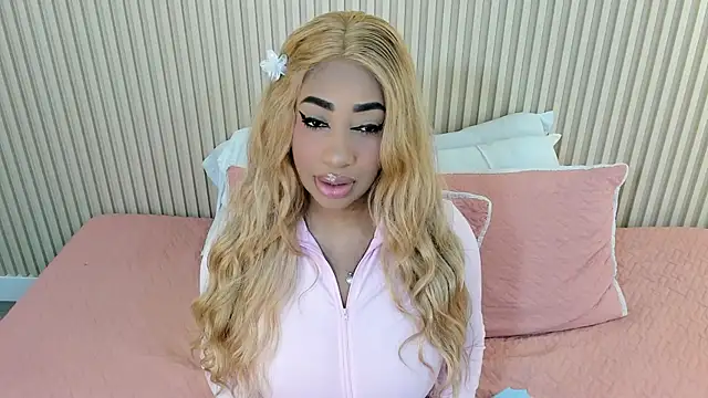 Snapshot of charlottebrowns_ chatting on May 9, 12:43 pm charlottebrowns online show from May 9, 12:43 pm