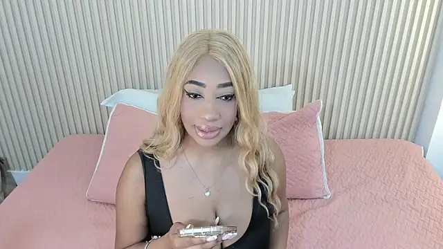Snapshot of charlottebrowns_ chatting on May 14, 12:34 pm charlottebrowns online show from May 14, 12:34 pm