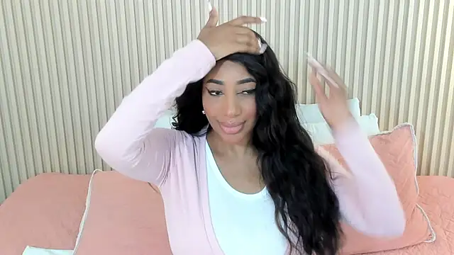 Snapshot of charlottebrowns_ chatting on July 6, 11:51 am charlottebrowns online show from July 6, 11:51 am