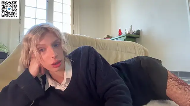 AliceSnowCatt online show from April 24, 5:04 pm