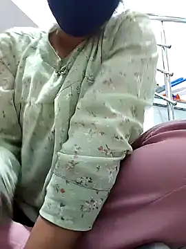 Snapshot of Archna-ji chatting on December 31, 12:46 pm Archna-ji online show from December 31, 12:46 pm