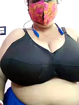 Snapshot of Kayra_34 chatting on September 13, 6:13 am Kayra 34 online show from September 13, 6:13 am