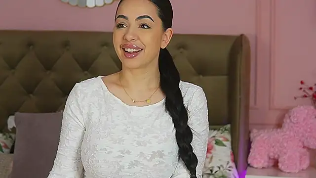 NicoleSteph online show from April 4, 4:11 am