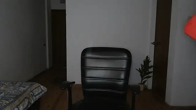 Suzie darling online show from January 8, 2:14 am