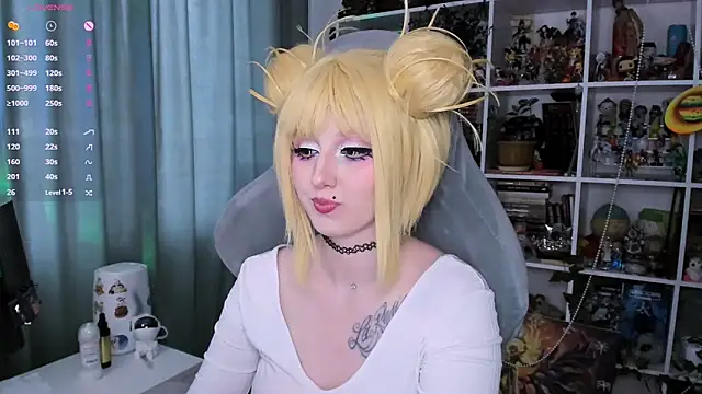 Snapshot of ohclementine chatting on April 3, 9:40 am ohclementine online show from April 3, 9:40 am