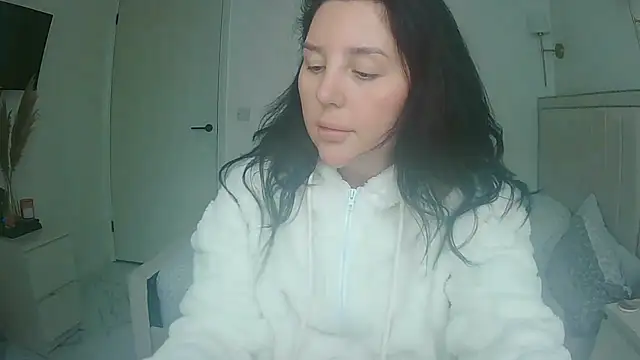 Snapshot of magical_mia chatting on April 16, 10:16 am magical mia online show from April 16, 10:16 am