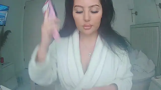Snapshot of magical_mia chatting on May 14, 12:12 pm magical mia online show from May 14, 12:12 pm